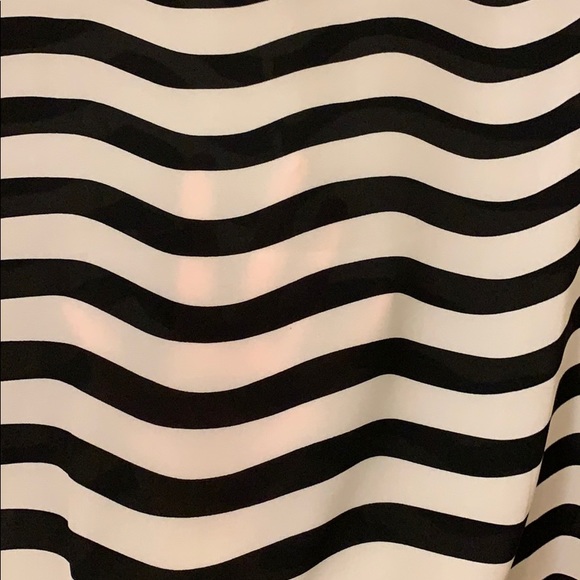 Banana Republic wave striped shirt with front slit - Picture 6 of 7